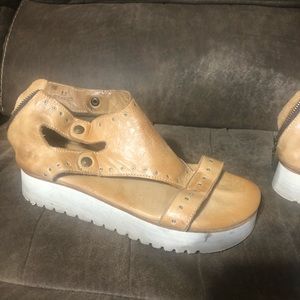 Bed stu tan sandals size 8